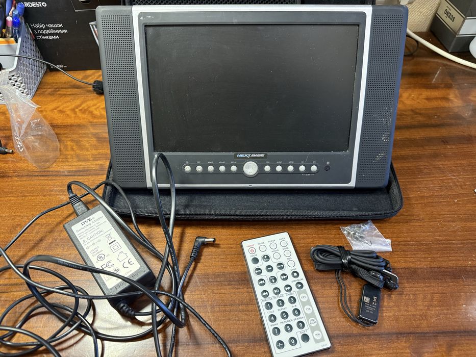 Портативный DVD-плеер / Телевизор Phantom NextBase SDV1102 (10.2")