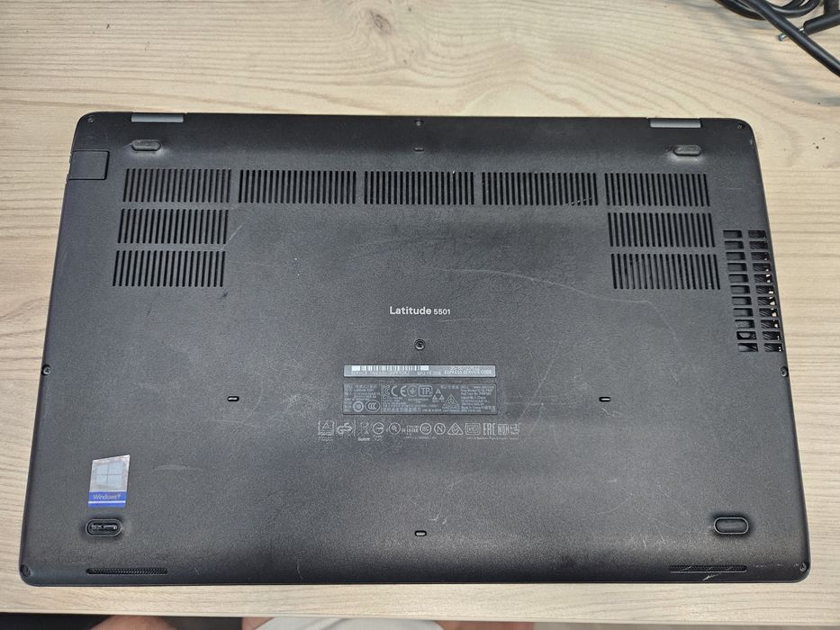 Dell Latitude 5501	i5-9400H/16Gb DDR4/SSD 256Gb m.2 nvme/15.6" IPS новая батарея