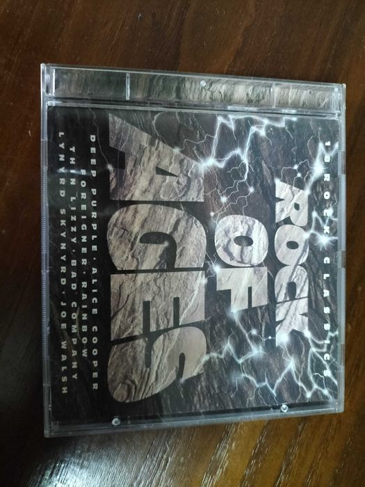 CD Rock of Ages - 18 Rock Classics em ótimo estado.