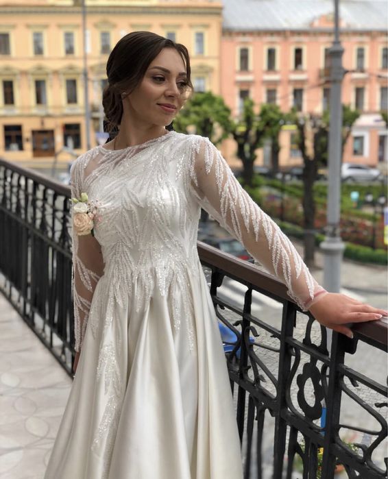 Вечірня сукня.