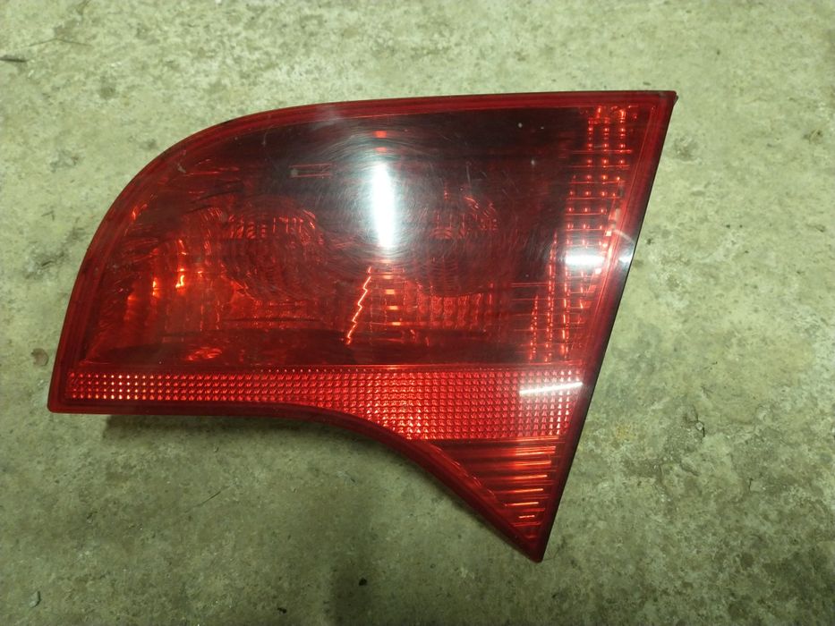 Lampa tylna prawa wewnętrzna Audi A4 B7 kombi
