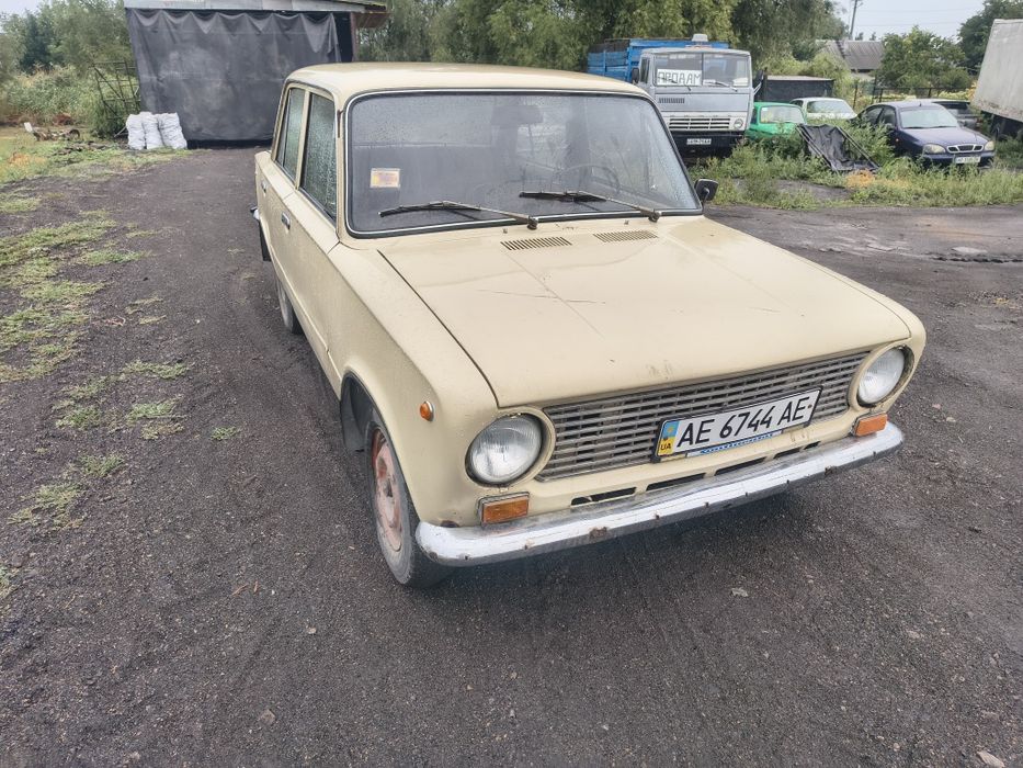 автомобіль Жигулі ваз 21011
