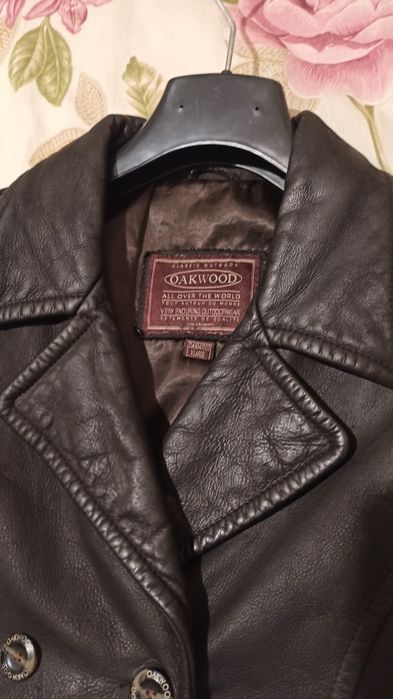 Casaco em pele da marca oakwood