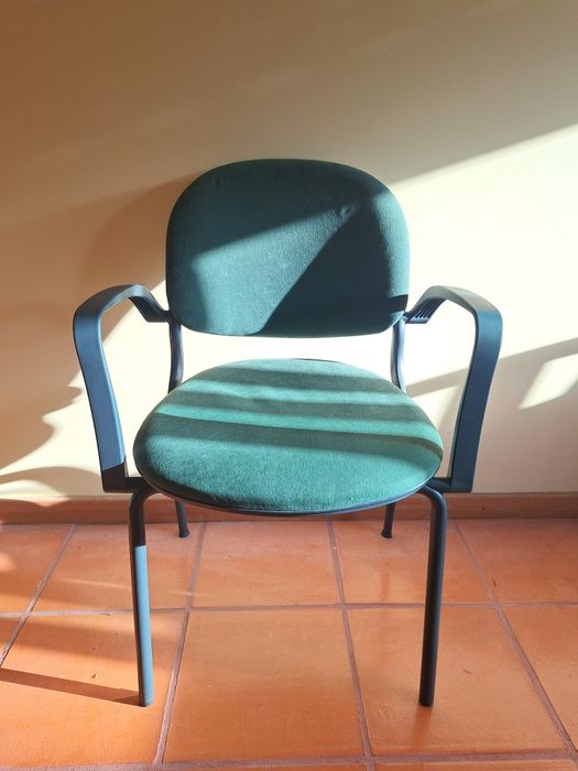 Mesa e cadeiras escritório (conjunto)