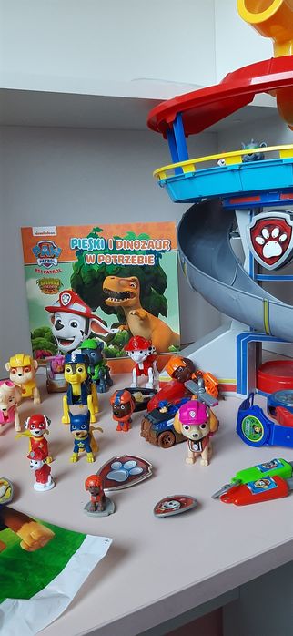 Wieża że zjeżdżalnią Psi Patrol figurki plus gratisy