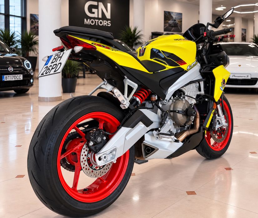 Aprilia Tuono 660 como nova