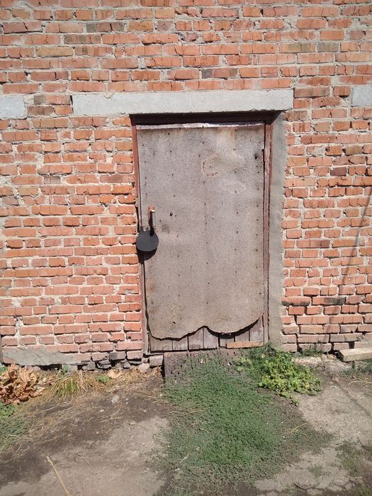 Продам сарай кирпичний