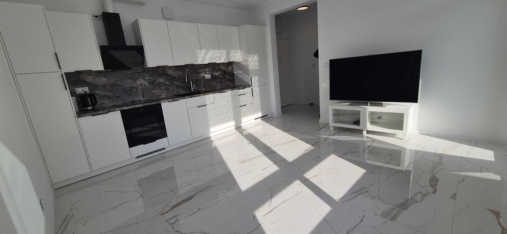 NOWE NIEUŻYWANE mieszkanie dwupokojowe z aneksem kuchennym, łazienką, dużym przedpokojem o pow. 48 m2 + balkon + garaż + komórka lokatorska.
