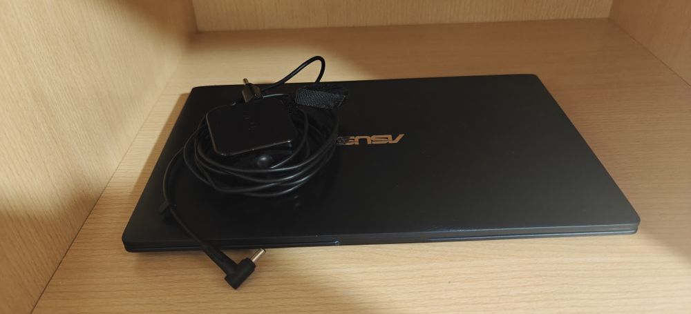ASUS ZenBook UX333F i5 | 8GB RAM | 512GB SSD | Leve e Rápido