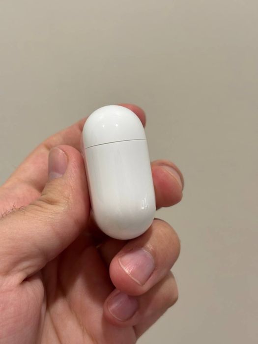 Etui ladujace airpods 4 Bez ANC