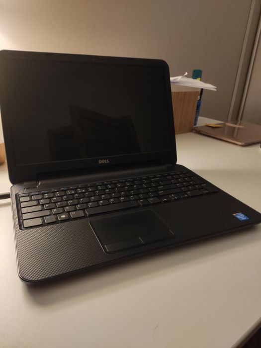 Laptop DELL Inspiron 3537