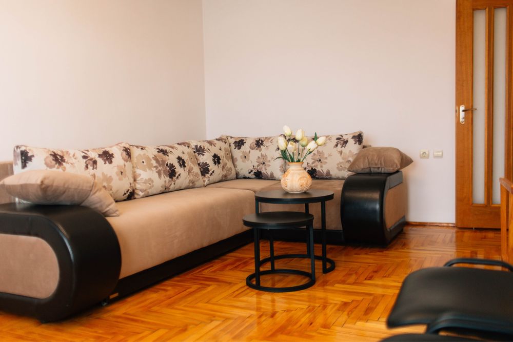 Подобово оренда сучасної  2-ох та 3-ох кімнатна квартира біля басейну