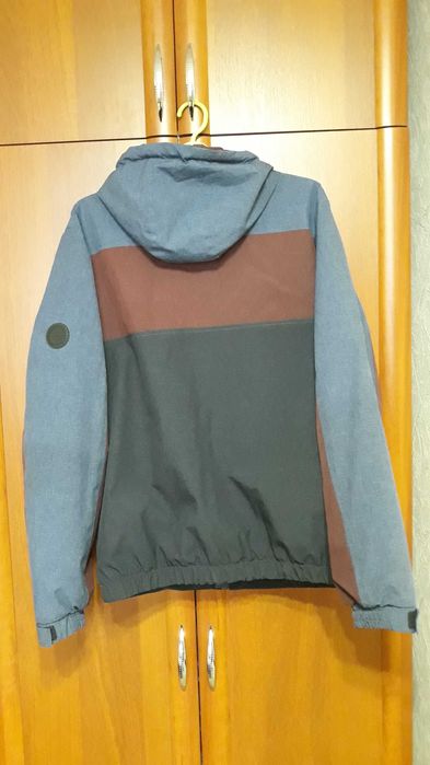 куртка демисезон. 50р "Colthing"