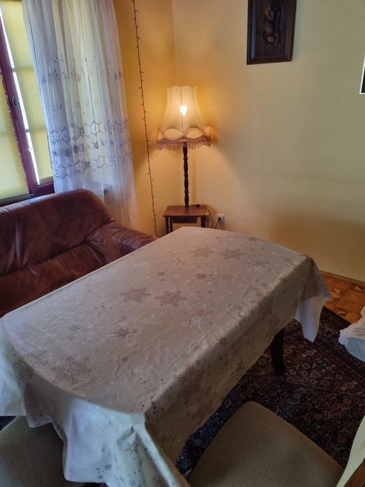Lampka nocna ze stolikiem i szufladką