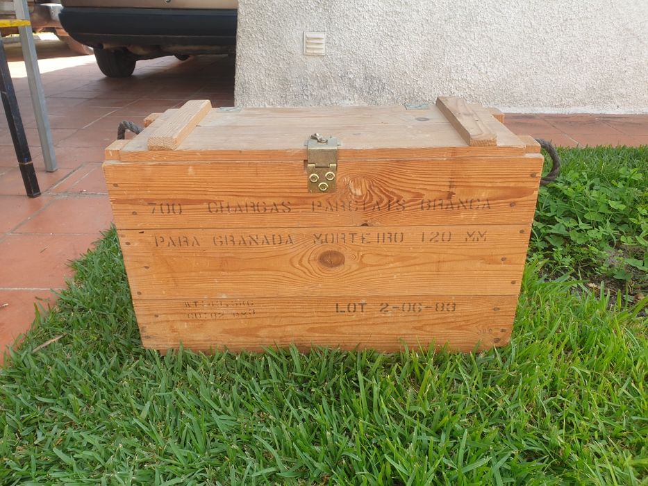 Caixas madeira fábrica da pólvora Grande