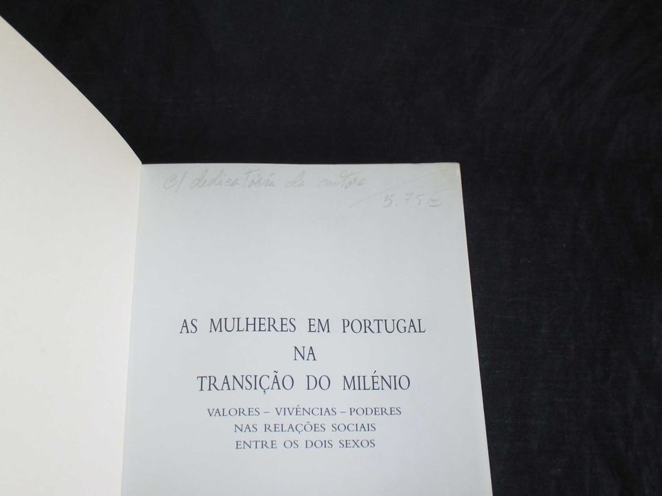 Livro As Mulheres em Portugal na transição do milénio Autografado