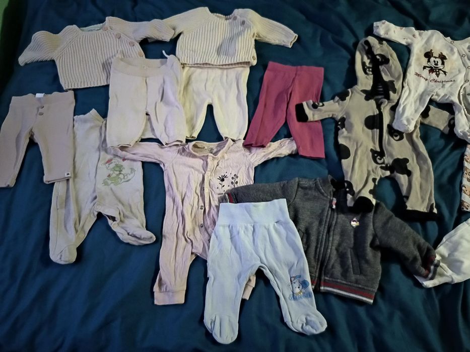 Ubranka dla niemowląt 50-56