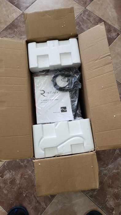 ДБЖ з правильною синусоїдою RITAR RTSW-1500 LCD.