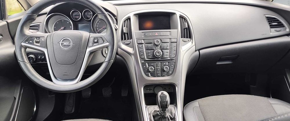 Opel Astra J 1.7 CDTI – 2012