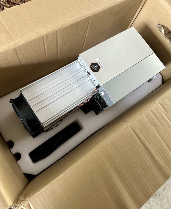 Bitmain Antminer E9 Pro 3580Mh (3900-4000) asic miner