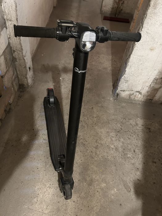Hulajnoga elektyczna w dobrym stanie