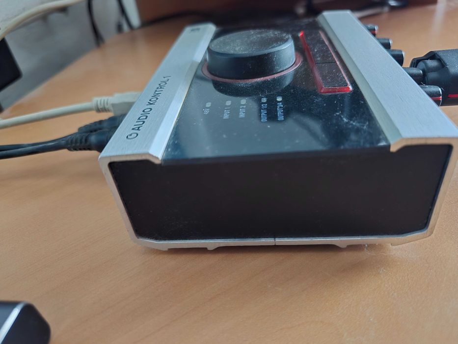 Аудіоінтерфейс Native Instruments Audio Kontrol 1 (Стан нової)