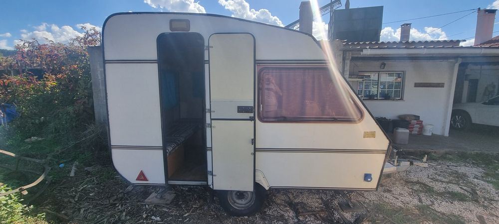 Vendo caravana  com avançado