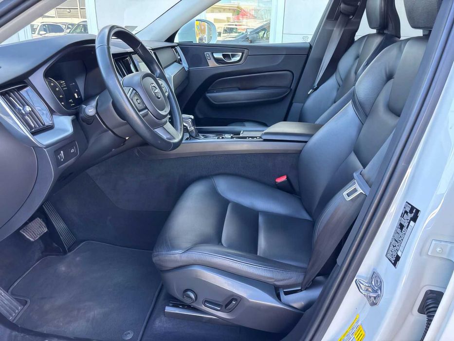 Volvo XC60 T6 Momentum      2019