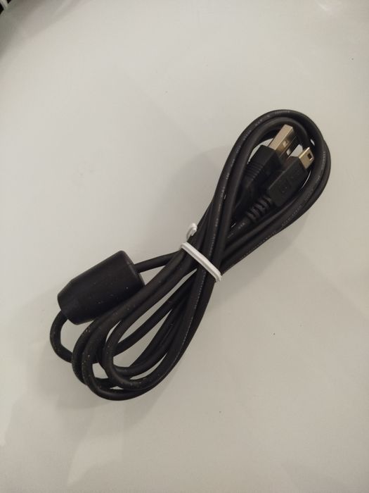 Cabo de dados USB A e Mini USB B (Novos)