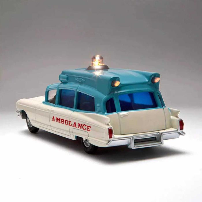 Miniatura Corgi Toys Cadillac Ambulancia N° 437