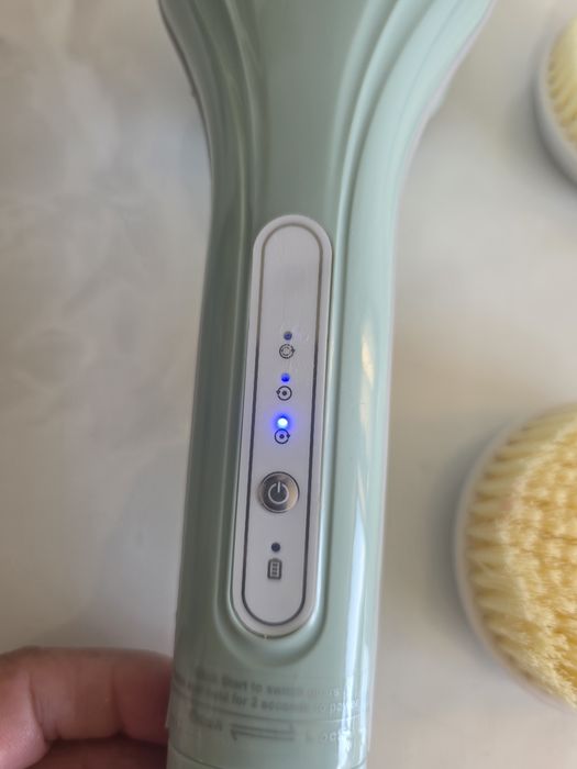 Escova de Banho Elétrica 6 em 1