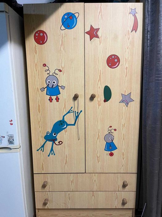 Roupeiro 2 portas + 2 gavetas