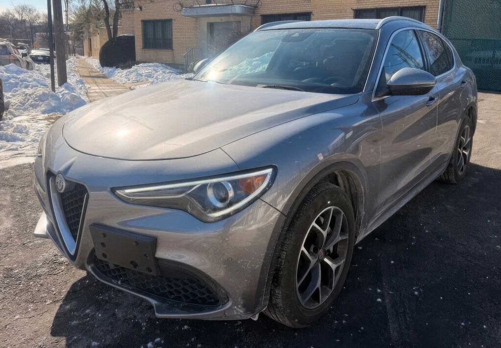 Alfa Romeo Stelvio      2018
