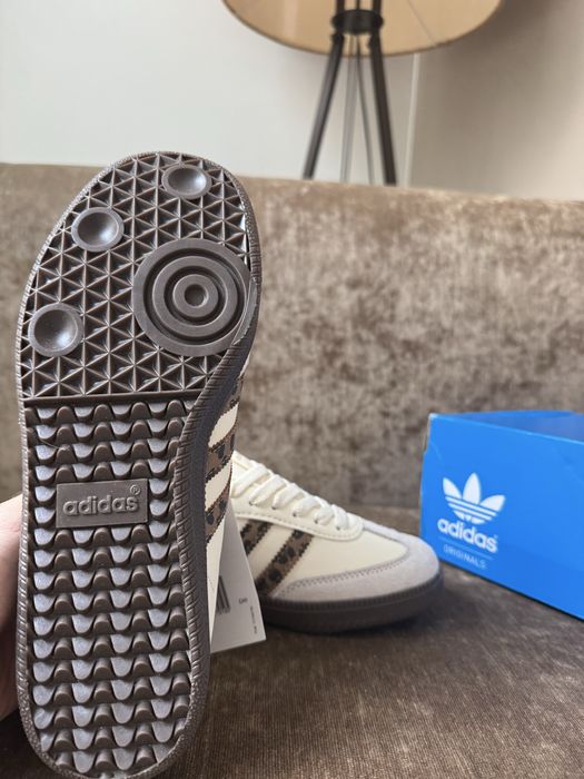 Sapatilhas Adidas samba bege/leopard