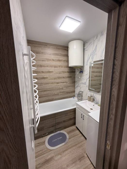 Здам в оренду 2 кімнатну великої площі