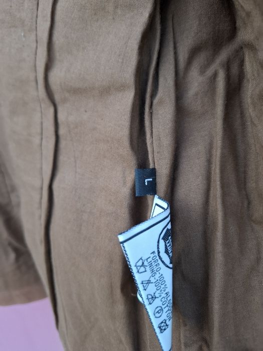 Caso estilo pele em castanho, tamanho L