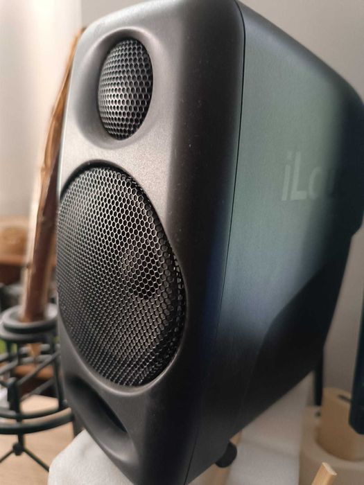 2 Micro-Colunas Estúdio Profissional ( ativo 50 w ) ILOAD ( como novo  ) pouco uso