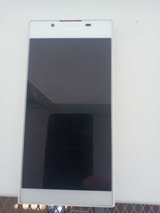 Продам смартфон Sony Experia  g3312