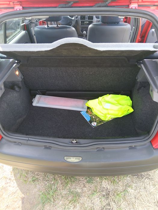 Clio 1.2 ,19000km "novo"