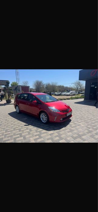 Сдам  в аренду авто TOYOTA PRIUS V гибрид 2013 долгосрочно под такси