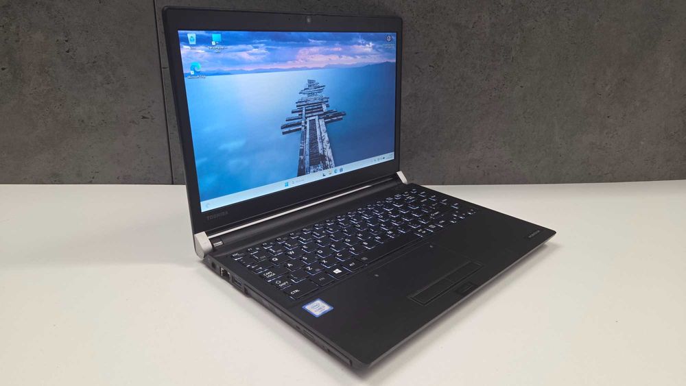 Tanio Toshiba A30-C-14C i3 6100U ram 8GB dysk 128SSD Laptop Windows 11