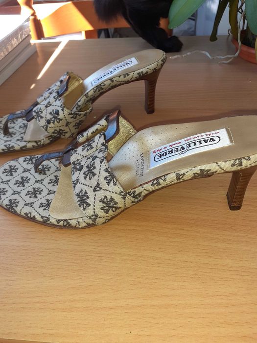Valle Verde Open-Toe Shoe with Fantasy Textile Design