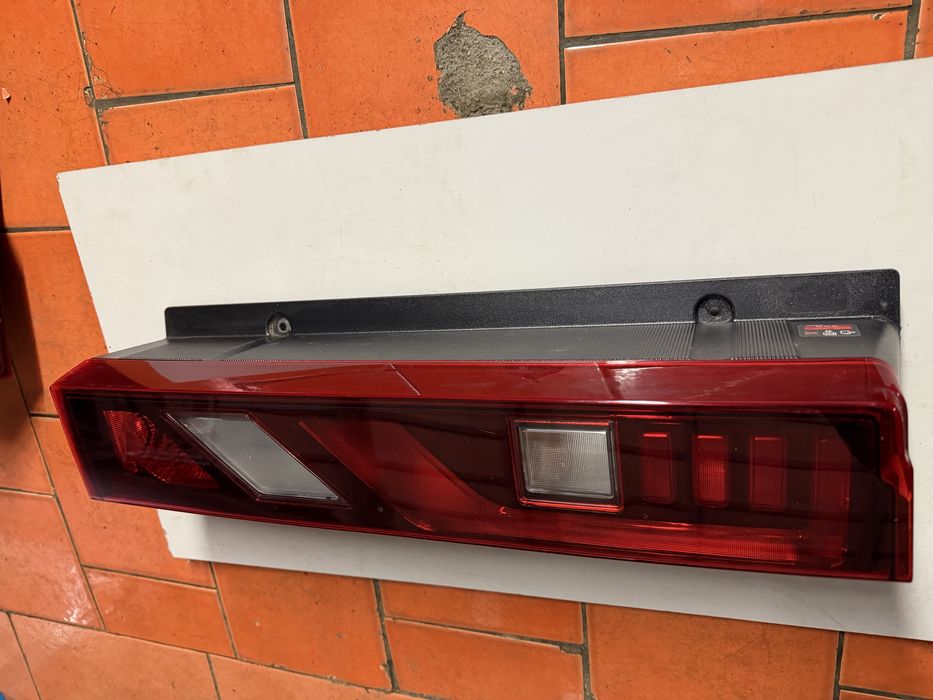 Lampa tylna prawa Renault Master IV 2024-