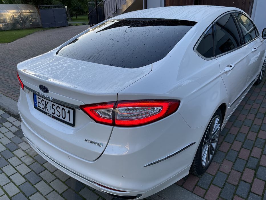 Sprzedam forda mondeo vignale benzyna hybryda 2.0