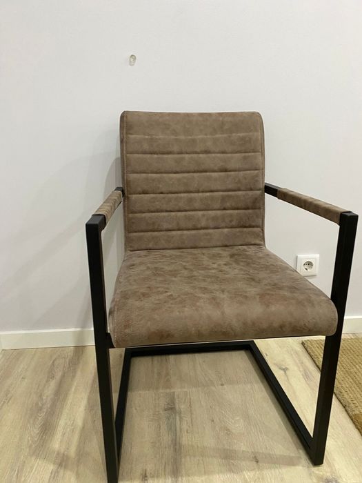 4 Cadeiras para Sala de Jantar em ótimo estado