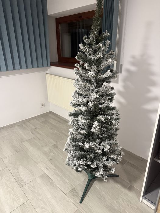 Ładna Choinka ośnieżona choinka święta 180 cm