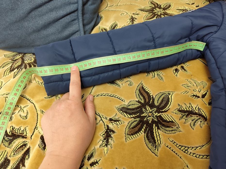 Продам куртку на девочку  осень/зима