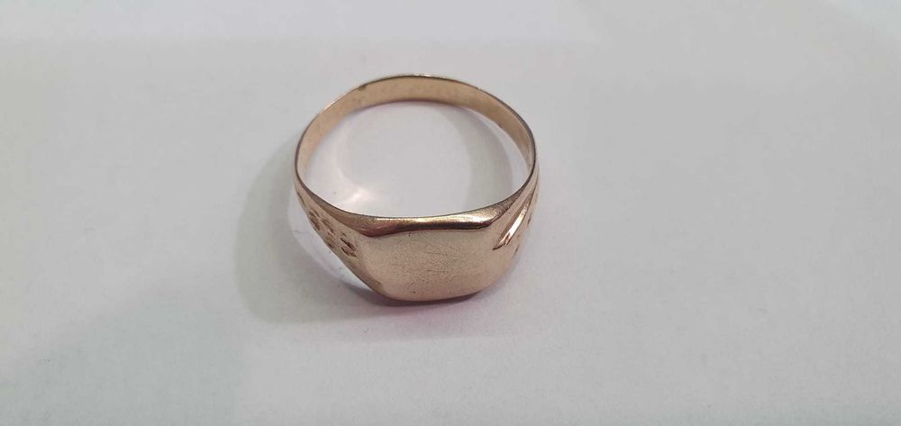 Sygnet złoty 14 k /585/ 3,80 g. R 29 - Madej Gorlice Mickiewicza -