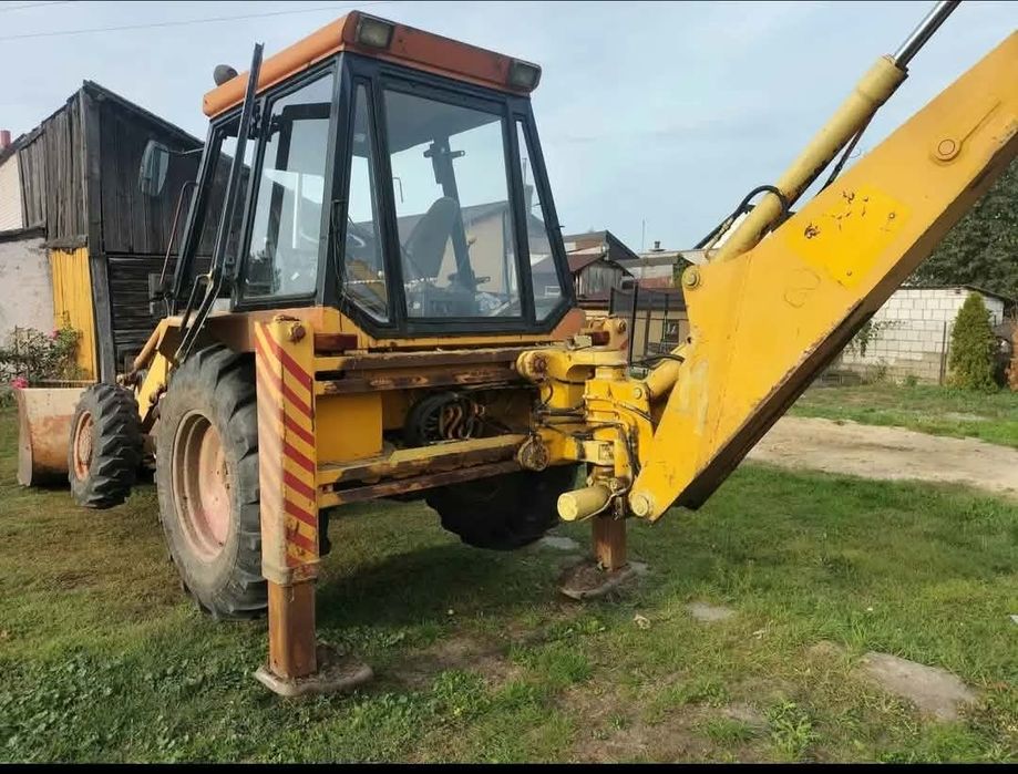 Koparko ładowarka JCB