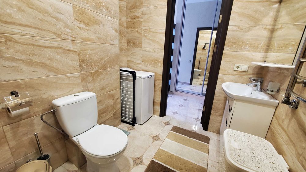 Довгострокова, Срібний буд. Шошкевича,3